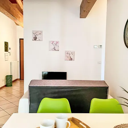 Domus Ad Lacum By Interhome Daire Colico