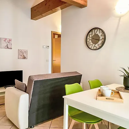 Daire Domus Ad Lacum By Interhome Colico