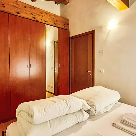 Daire Domus Ad Lacum By Interhome Colico