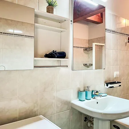 Domus Ad Lacum By Interhome Daire Colico